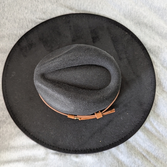 Black Wide Brimmed Hat - Picture 2 of 3